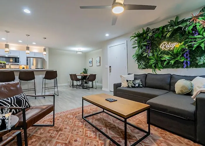 Cozy Coast 3Bedroom Condo W Pool & Hot Tub